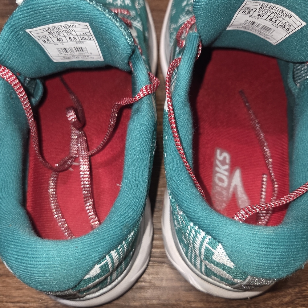 Brooks Women's Revel 3 Running Shoes Green Ugly Christmas Sweater Snowman sz 8.5 - Picture 8 of 9